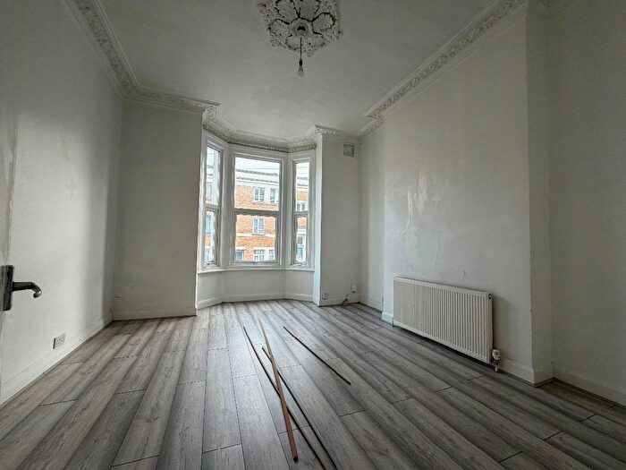 1 Bedroom Flat To Rent In Flaxman Road, London, SE5