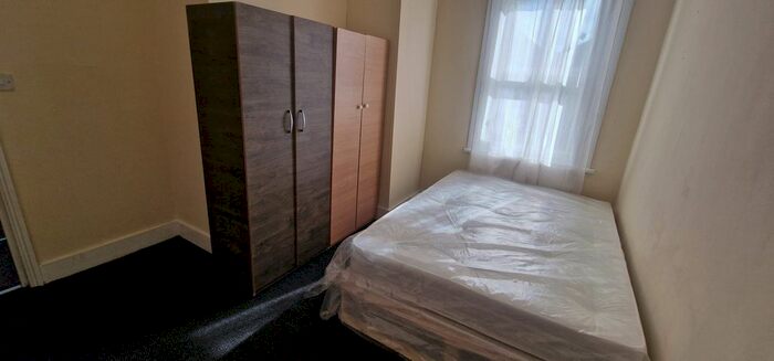 1 Bedroom Flat To Rent In Charlemont Road, London, E6