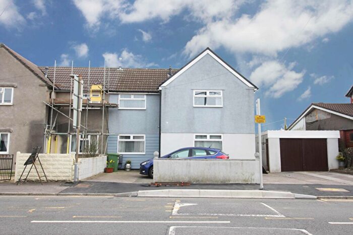 3 Bedroom Semi-Detached House To Rent In Llantrisant Road, Beddau, CF38