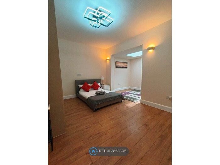 2 Bedroom Flat To Rent In St. Albans Road, Ilford, IG3