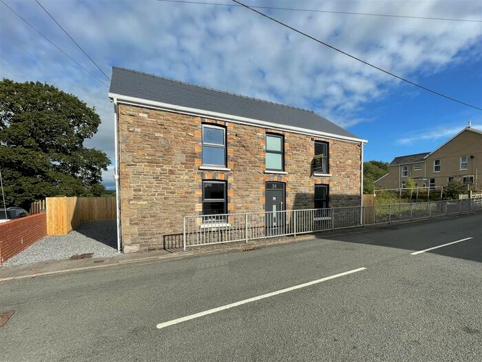 5 Bedroom Detached House To Rent In Betws Road, Betws, Ammanford, SA18