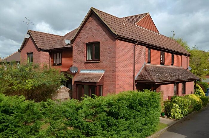 2 Bedroom House For Sale In St. Annes Road, Godalming, Surrey, GU7