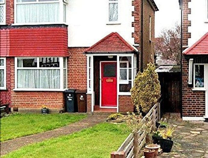 4 Bedroom Terraced House To Rent In Salcombe Drive, Chadwell Heath, Romford, RM6