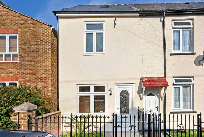2 Bedroom House To Rent In Pyne Road, Surbiton, KT6