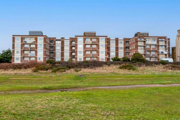 2 Bedroom Flat To Rent In Sea Front, Hayling Island, PO11