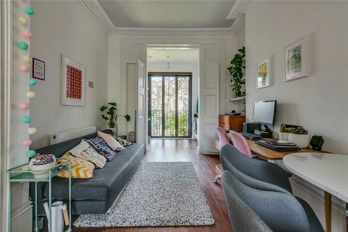 1 Bedroom Flat To Rent In Thornhill Square, Barnsbury, N1