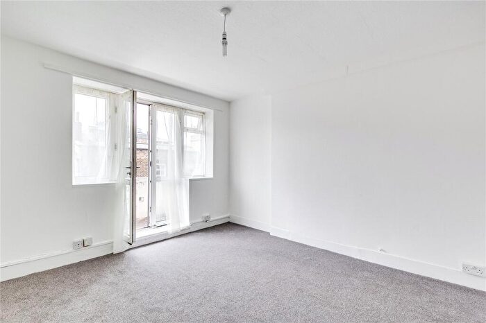 2 Bedroom Flat To Rent In Robinson Court, St Marys Path, N1