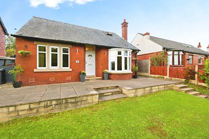 4 Bedroom Detached House For Sale In Penistone Road, Waterloo, Huddersfield, HD5