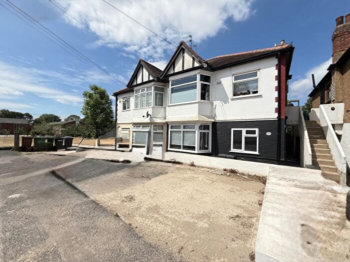 2 Bedroom Maisonette To Rent In Hall Gardens, London, E4