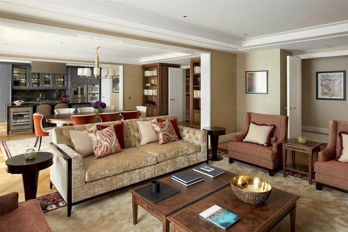 3 Bedroom Flat To Rent In Trinity Square, London, EC3N