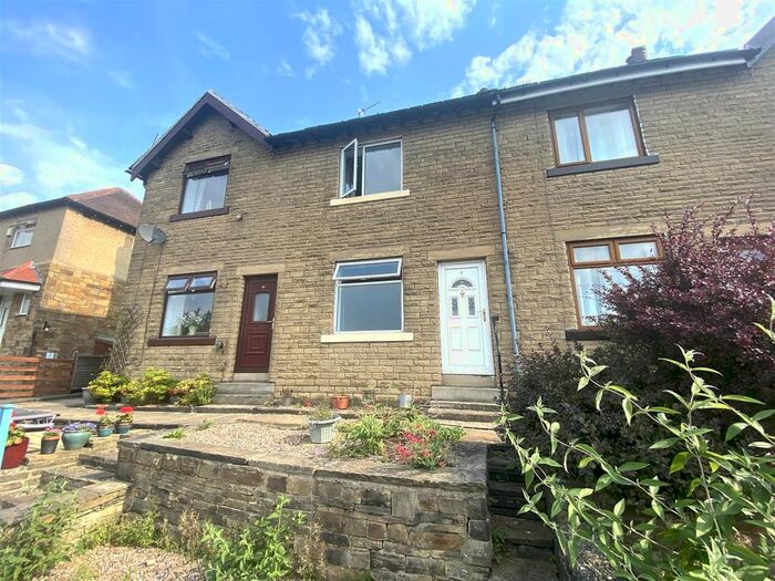 2 Bedroom Property To Rent In Park Terrace, Stump Cross, Halifax, HX3