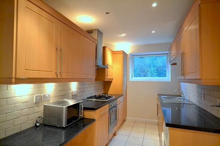 2 Bedroom Maisonette To Rent In Holmdene, 32 Holden Road, Woodside Park N12