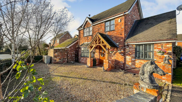 3 Bedroom Detached House For Sale In The Paddock, Sandbach, CW11