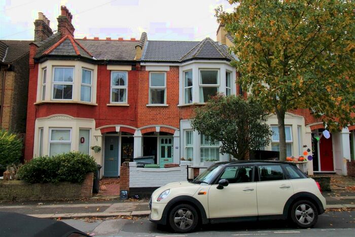 2 Bedroom Apartment To Rent In Howard Road, Walthamstow, E17