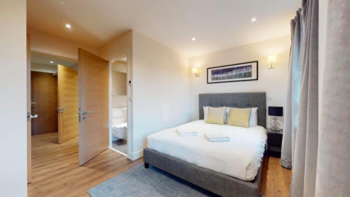 2 Bedroom Apartment To Rent In Back Church Lane, London, E1