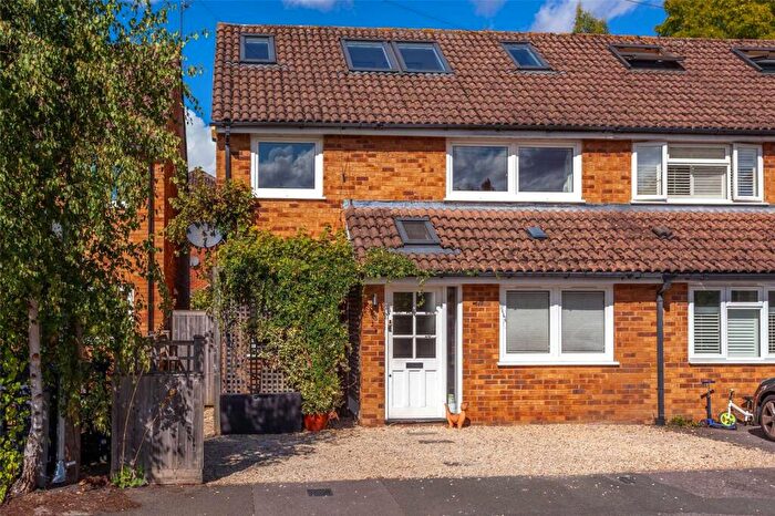 4 Bedroom Semi Detached House For Sale In Taylors Close, Marlow, Buckinghamshire, SL7