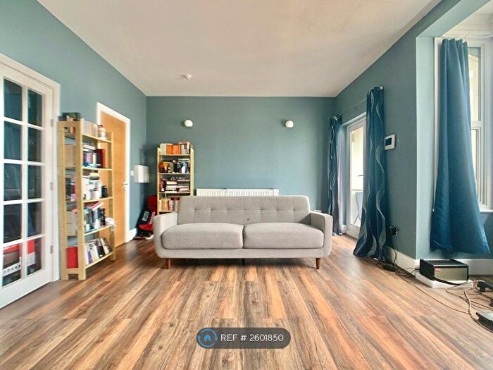 1 Bedroom Flat To Rent In Clifton Drive, Westcliff-On-Sea, SS0