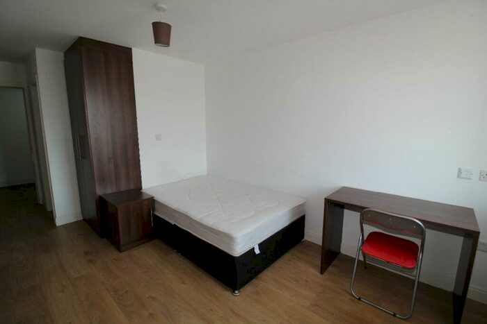 3 Bedroom Flat To Rent In - Moor Lane, Flat, PR1