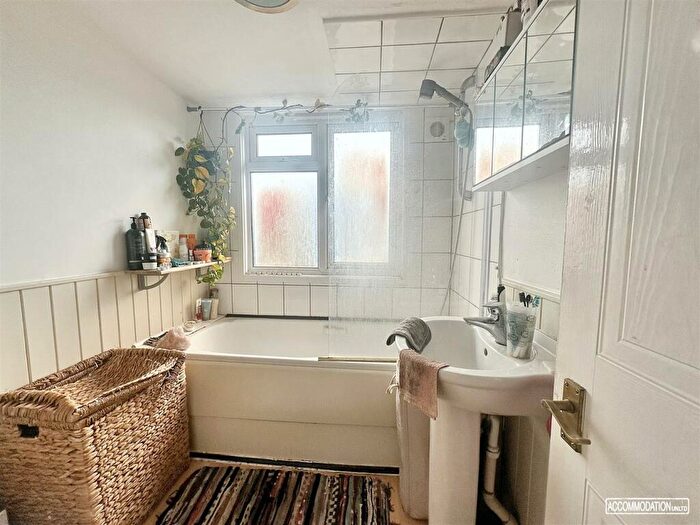 2 Bedroom Flat To Rent In Cromwell Road St Andrews Bristol, BS6