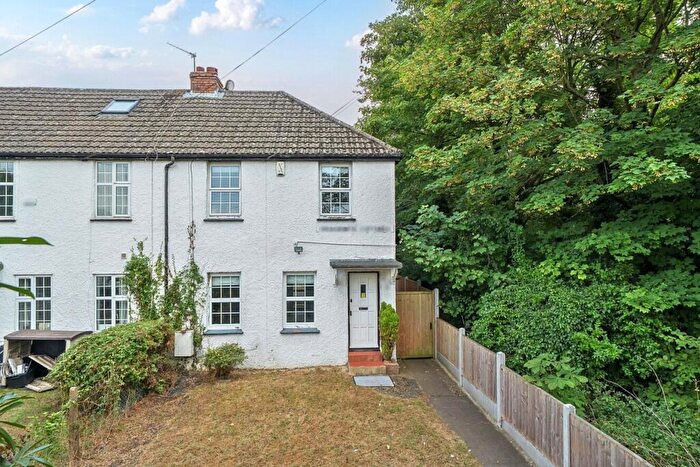 2 Bedroom End Of Terrace House For Sale In Leaves Green Road, Keston, BR2