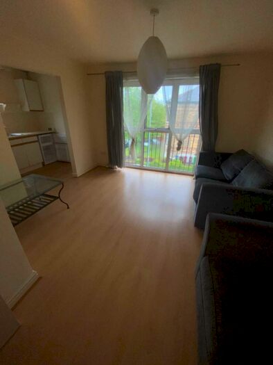 2 Bedroom Flat To Rent In Wellington, Fallowfield, M14