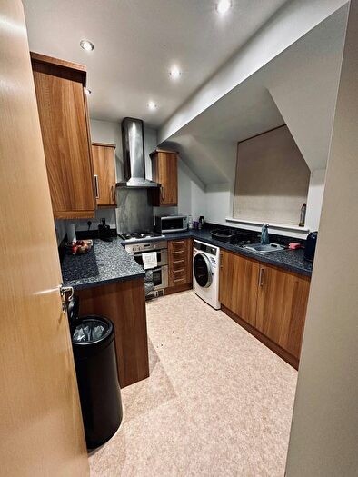 2 Bedroom Flat To Rent In Field Farm Close, Loughborough, Leicestershire, LE11