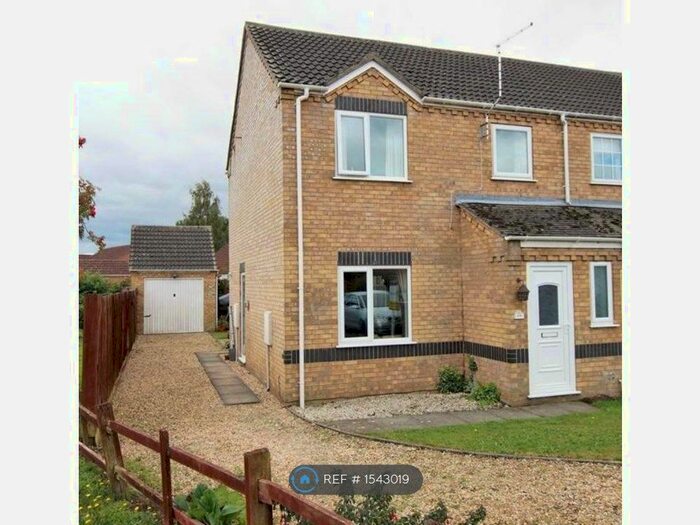 3 Bedroom Semi-Detached House To Rent In Mendip Avenue, North Hykeham, Lincoln, LN6