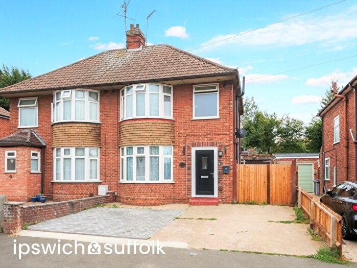 3 Bedroom Semi-Detached House For Sale In Ashcroft Road, Ipswich, IP1