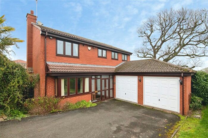 4 Bedroom Detached House For Sale In Cornwell Close, Redditch, Worcestershire, B98