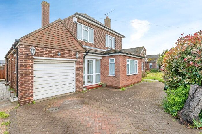 3 Bedroom Detached House For Sale In Heath Road, Grays, Essex, RM16