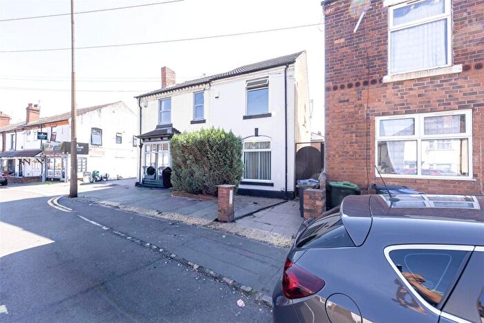 2 Bedroom Semi-Detached House To Rent In Causeway Green Road, Oldbury, West Midlands, B68
