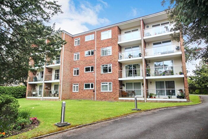 2 Bedroom Apartment For Sale In Chine Crescent Road, Durley Chine, BH2