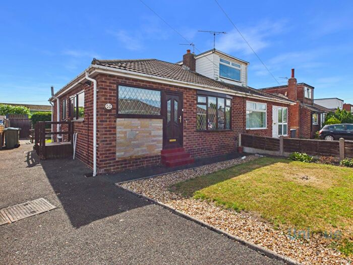 2 Bedroom Bungalow For Sale In Rydal Avenue, Freckleton, PR4