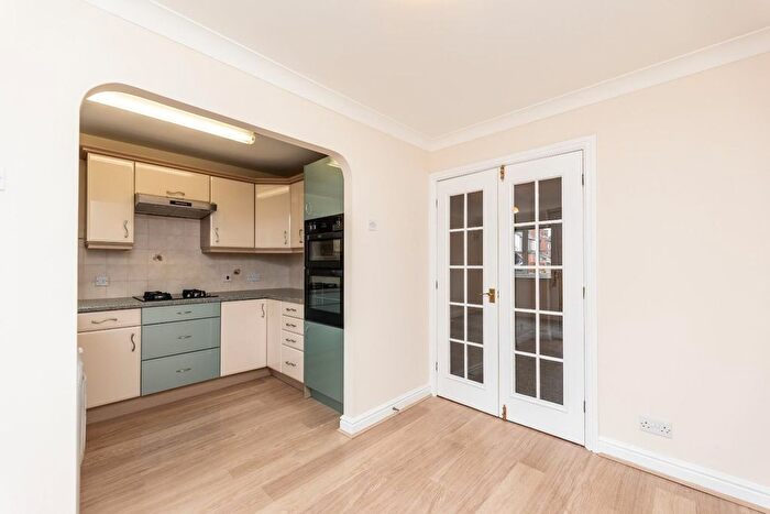 2 Bedroom Terraced House For Sale In Dalton Terrace, Castleford, WF10