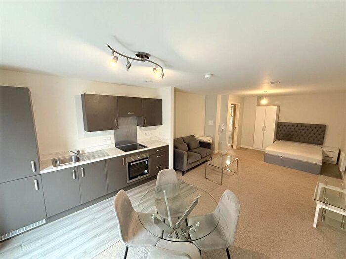 Flat To Rent In Adelphi Wharf A, Adelphi Street, Salford, M3