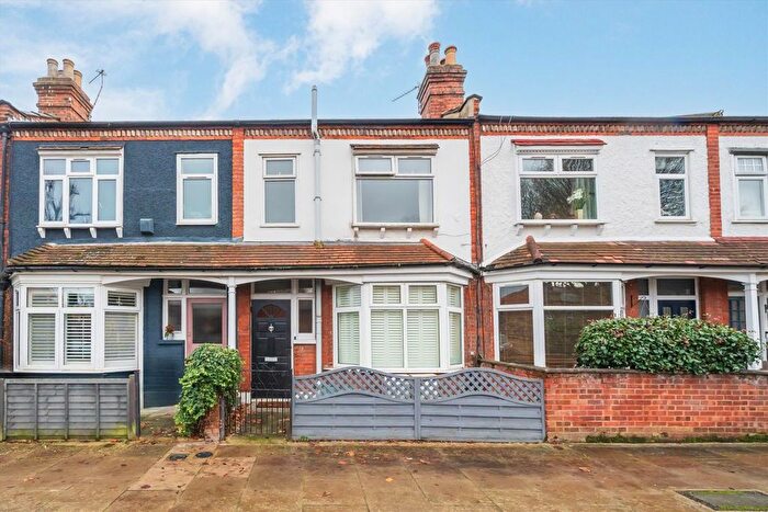 1 Bedroom Flat For Sale In Balfour Road, West Ealing, W13