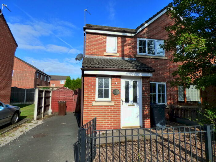 3 Bedroom House To Rent In Willow Street, Bury, BL9