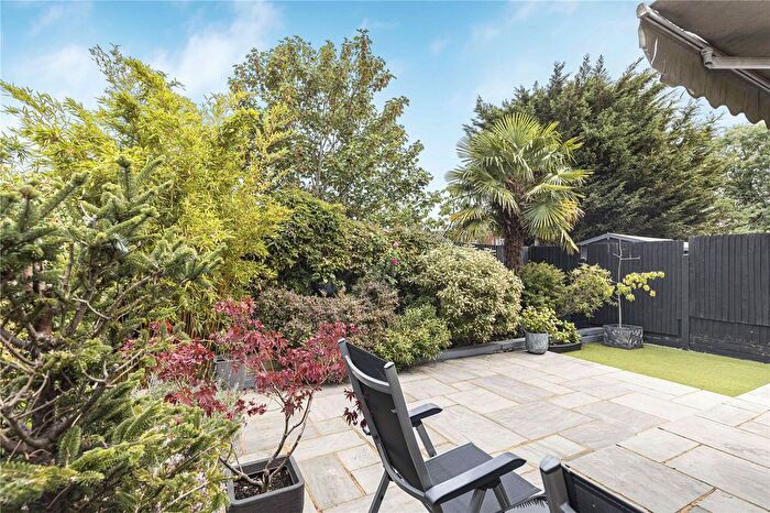 4 Bedroom End Of Terrace House For Sale In Moore Road, Upper Norwood, SE19