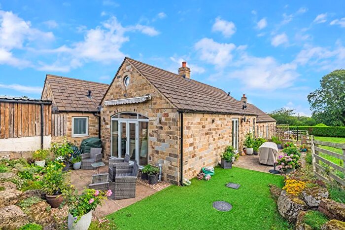 2 Bedroom Bungalow For Sale In Scotland Lane, Horsforth, LS18