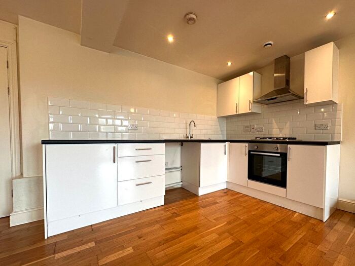 2 Bedroom Flat To Rent In Station Road, Ashford, TN23