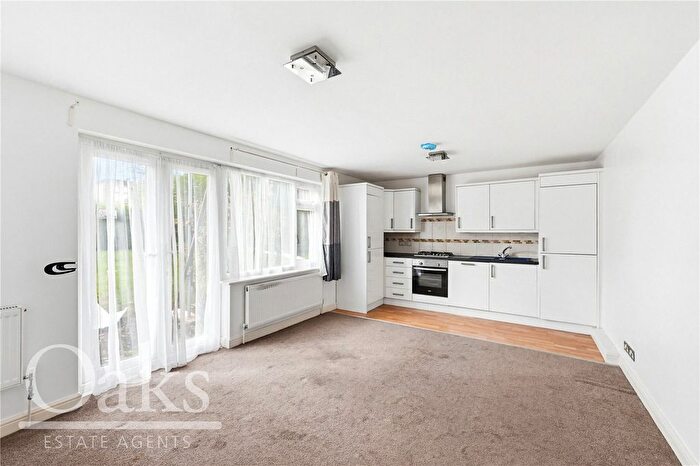 3 Bedroom Flat For Sale In Avenue Road, South Norwood, SE25