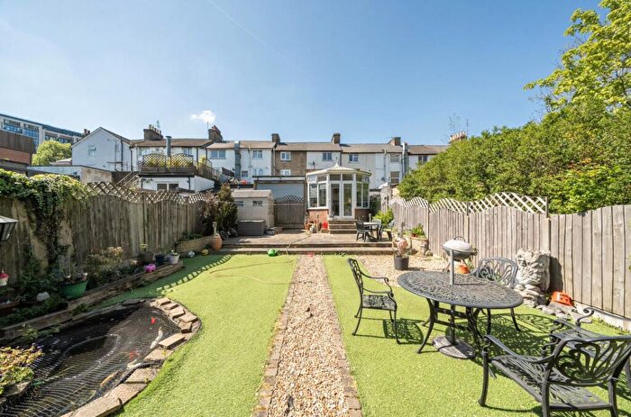 4 Bedroom House For Sale In Lytton Road, New Barnet, EN5
