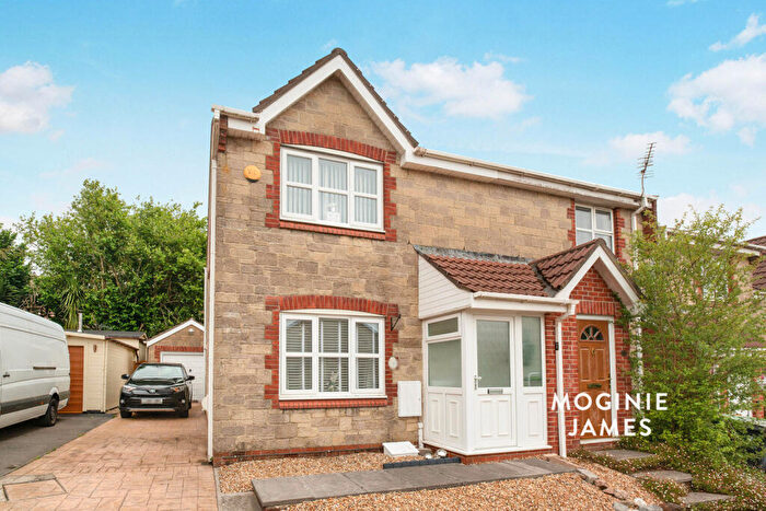 3 Bedroom Semi-Detached House To Rent In Sindercombe Close, Pontprennau, Caerdydd, CF23