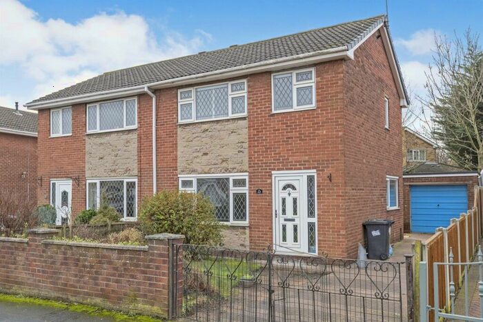 3 Bedroom Semi-Detached House To Rent In Plover Court, Rossington, Doncaster, DN11