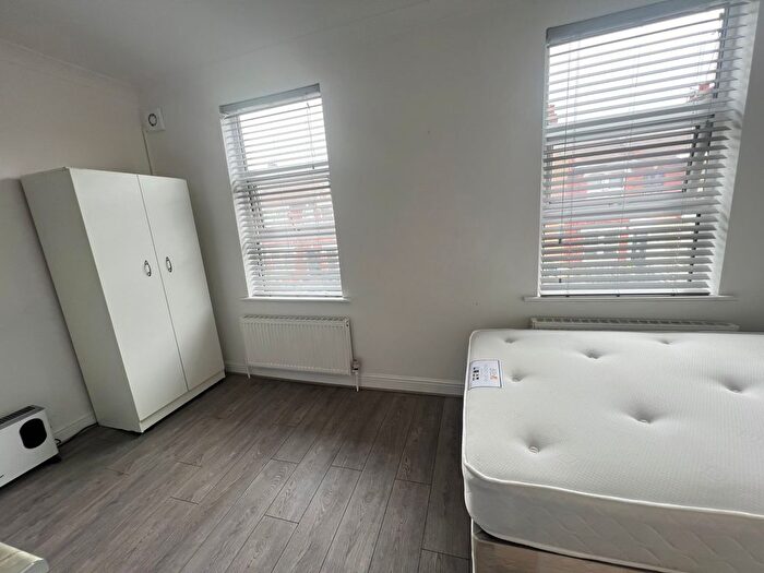 Studio To Rent In Black Boy Lane, London, N15
