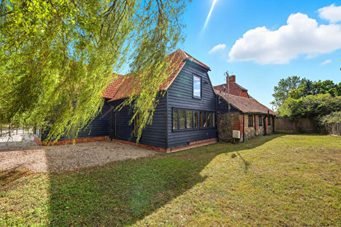 4 Bedroom Detached House For Sale In Buttleys Lane, Dunmow, CM6