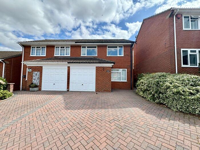 3 Bedroom Semi-Detached House For Sale In Pine Tree Avenue, Yeovil, Somerset, BA20