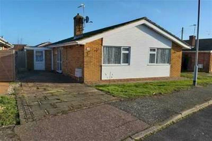 2 Bedroom Detached Bungalow To Rent In Taylors Lane, St Marys Bay, TN29