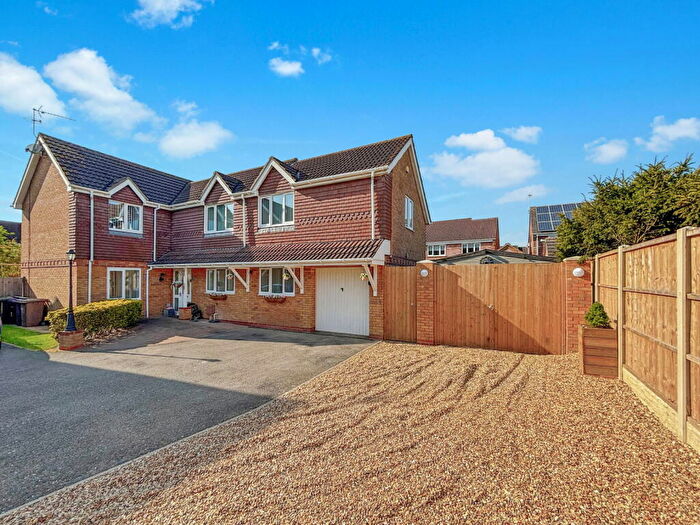 5 Bedroom Detached House For Sale In Larch Close, Ruskington, NG34