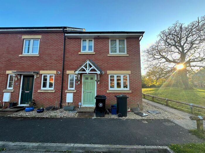 3 Bedroom End Terrace House To Rent In Massey Road, Tiverton, EX16